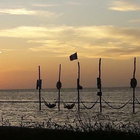 Hostel La ホルボックス島 エクステリア 写真
