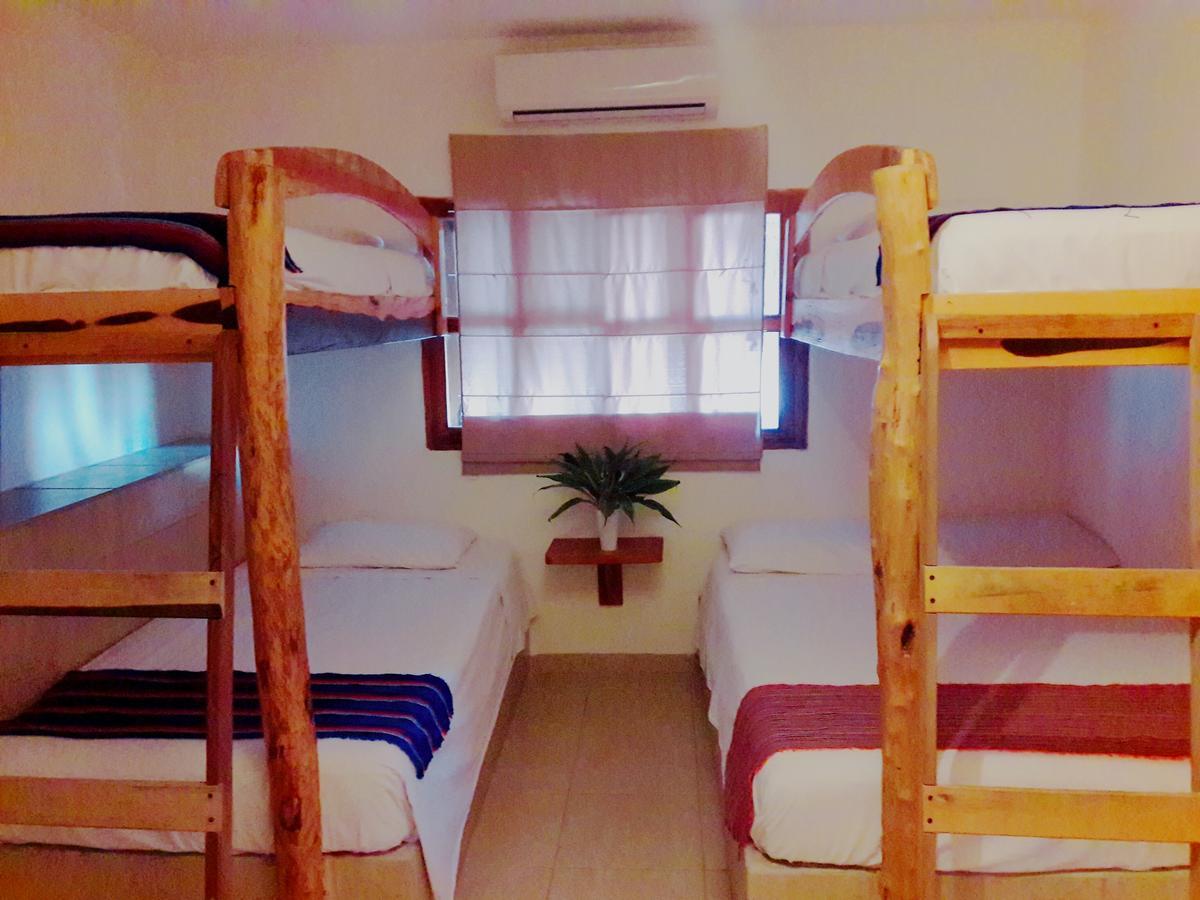Hostel La ホルボックス島 エクステリア 写真