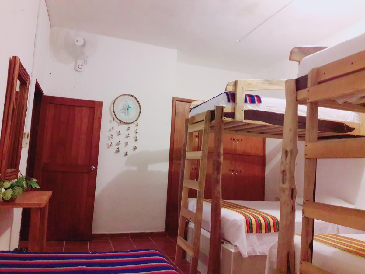 Hostel La ホルボックス島 エクステリア 写真