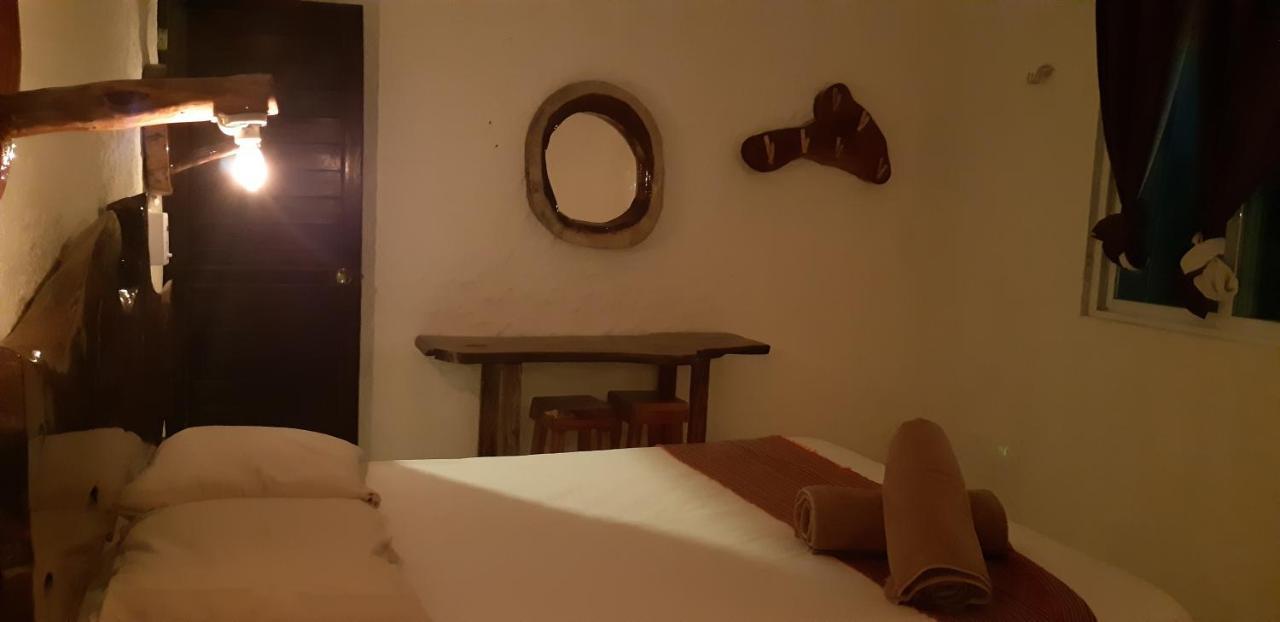 Hostel La ホルボックス島 エクステリア 写真
